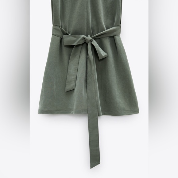 Zara Loose-Fitted Jumpsuit Romper - Picture 5 of 5